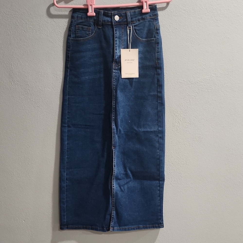 Elegant Dark Blue Denim Pencil Skirt